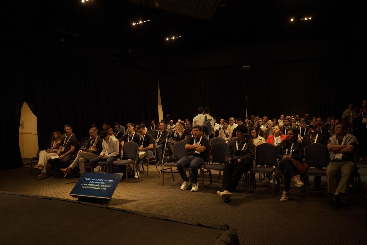 Público en una charla en la sala de conferencias de FX Expo Buenos Aires 2026